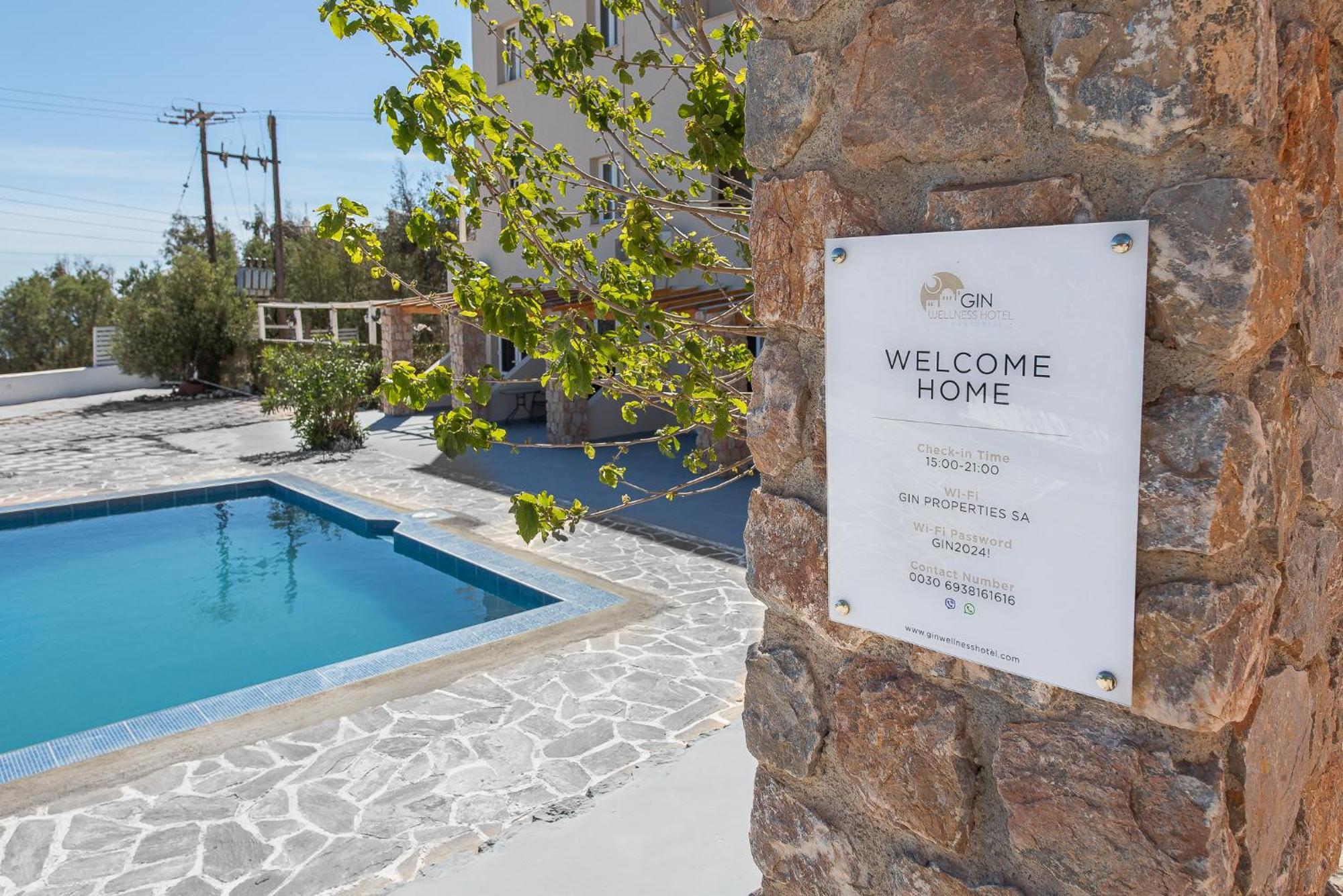 Gin Wellness Hotel Pyrgos Kallistis Exterior photo